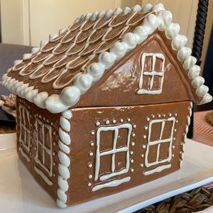 Brand New Pottery Barn Gingerbread House Stoneware Cookie Jar